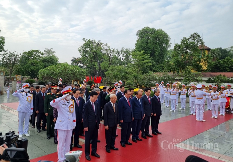 Lãnh đạo Đảng, Nhà nước vào Lăng viếng Chủ tịch Hồ Chí Minh