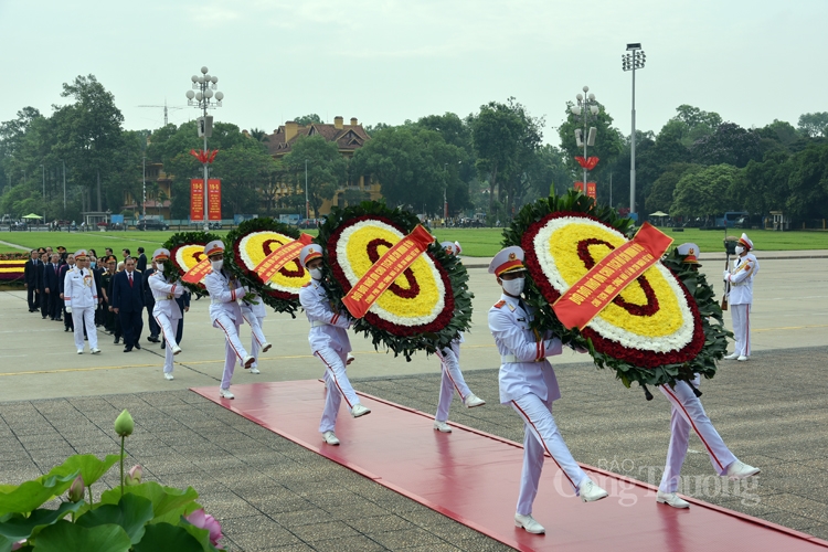 Lãnh đạo Đảng, Nhà nước vào Lăng viếng Chủ tịch Hồ Chí Minh