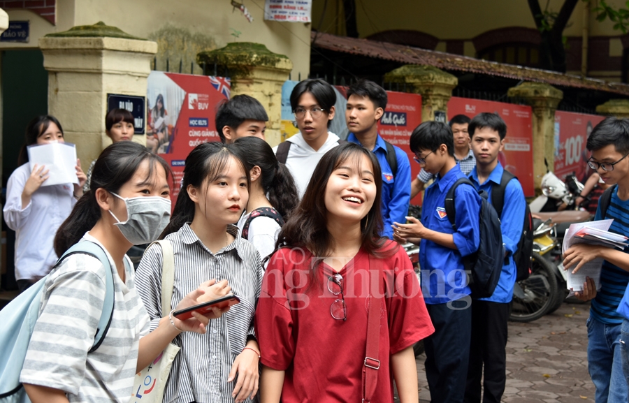Gần 900.000 thí sinh bắt đầu kỳ thi THPT quốc gia gan 900000 thi sinh bat dau ky thi thpt quoc gia