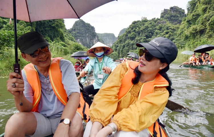 Nghề lái đò du lịch Tràng An: Hồi sinh sau đại dịch