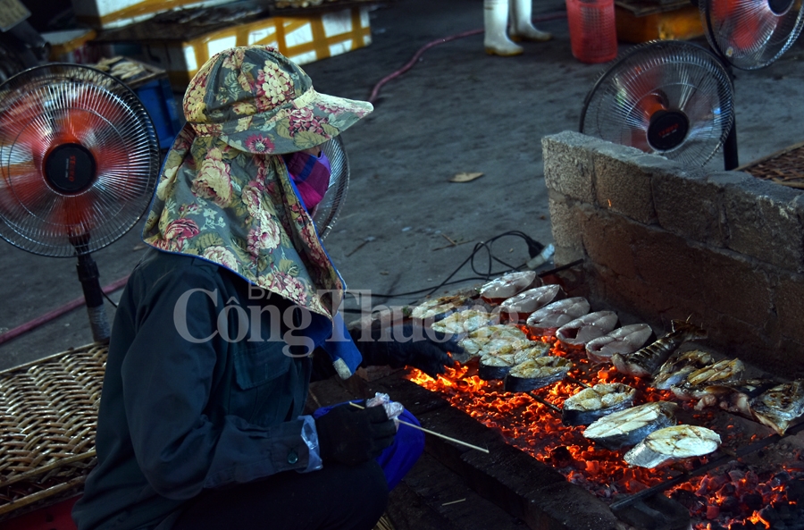 nhon nhip ben ca nghi thuy cua lo