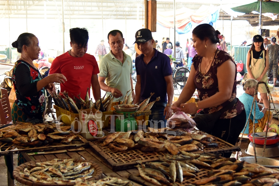 hap dan nghe nuong ca o bien cua lo