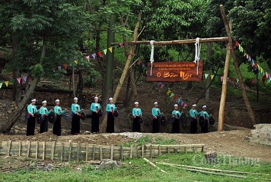 Huyện Tân Lạc phát triển du lịch thành ngành kinh tế mũi nhọn