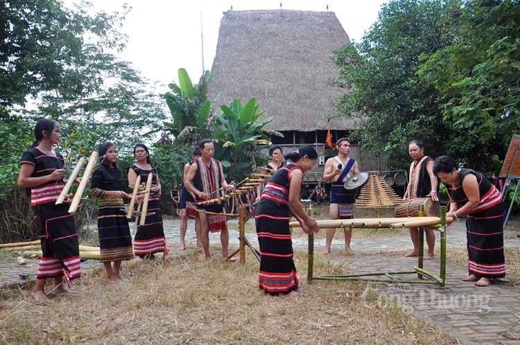 Làng Văn hóa: Nơi bảo tồn, gìn giữ giá trị văn hóa Làng Văn hóa: Nơi bảo tồn, gìn giữ giá trị văn hóa