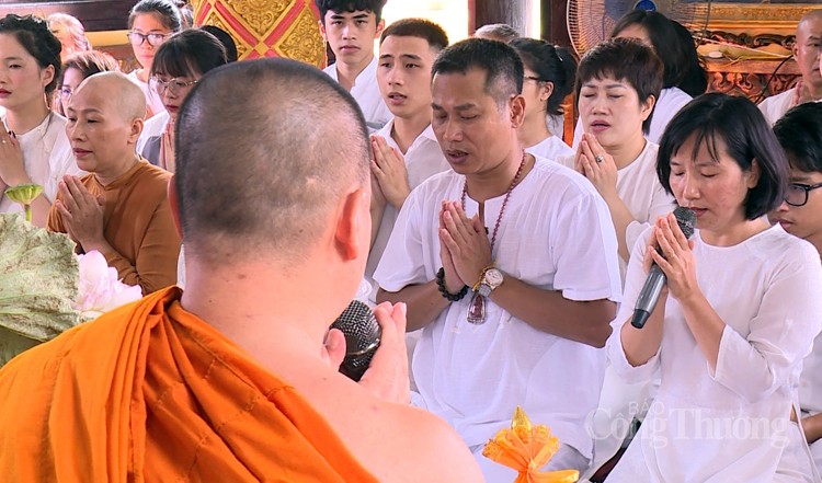 Lễ dâng y tắm mưa, cầu một mùa an cư bình an