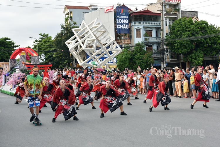 Khai mạc Carnival 2022 và khám phá “Hòa Bình - Thanh âm xứ Mường”