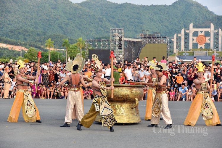 Khai mạc Carnival 2022 và khám phá “Hòa Bình - Thanh âm xứ Mường”