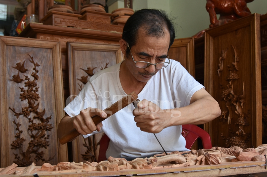 doc dao nghe thuat dieu khac tranh go la xuyen