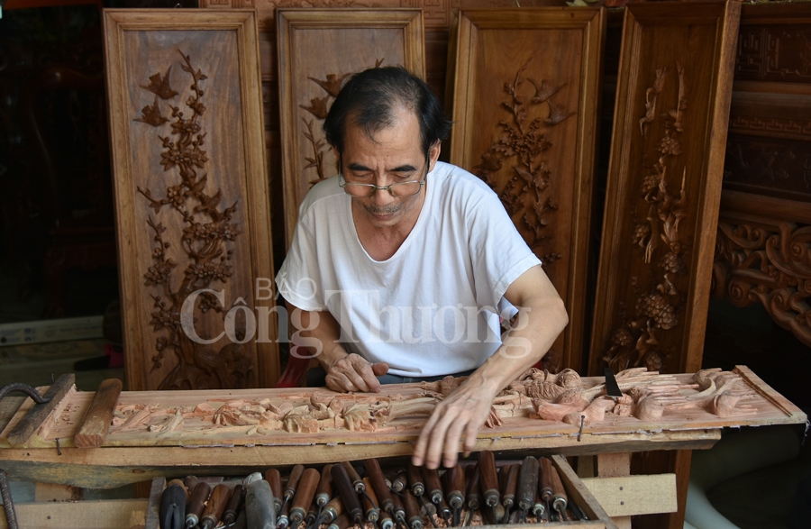 doc dao nghe thuat dieu khac tranh go la xuyen