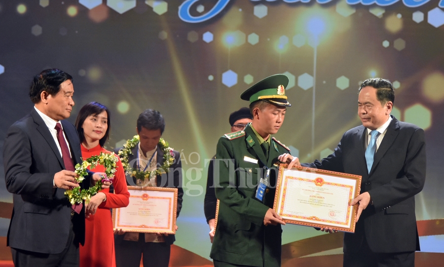 tuyen duong 120 hoc sinh sinh vien thanh nien tieu bieu nam 2019