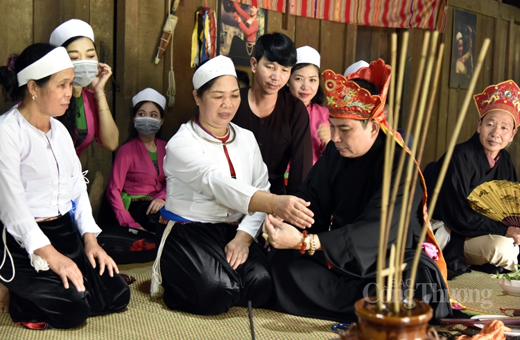 Nghi lễ Mát nhà của dân tộc Mường Nghi lễ Mát nhà của dân tộc Mường