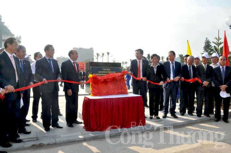 Khánh thành, gắn biển công trình tượng đài Bí thư Đặc khu ủy đầu tiên của Khu mỏ Quảng Ninh