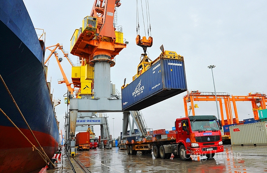 Hoạt động xuất nhập khẩu hàng hóa phục hồi mạnh mẽ