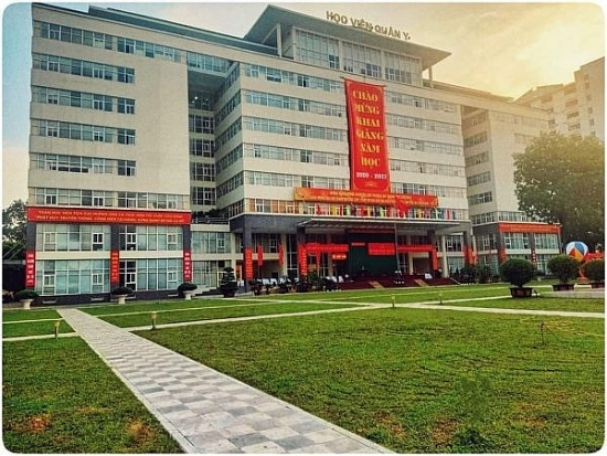 vu viet a giam doc va pho giam doc hoc vien quan y bi cach het chuc vu trong dang