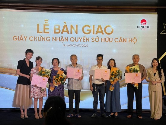 Hinode City chính thức bàn giao sổ hồng cho cư dân