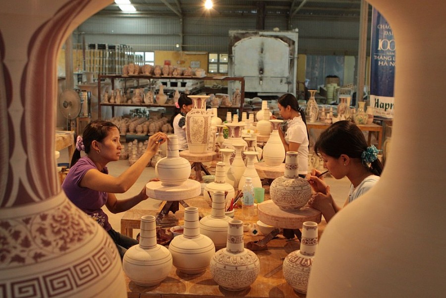 Bài 2: Phía sau thương hiệu – Máu và nước mắt