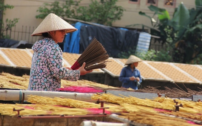 tim giai phap cuu nguy cho doanh nghiep san xuat huong nhang