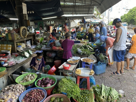 dich benh duoc kiem soat ban le hang hoa tang truong tro lai