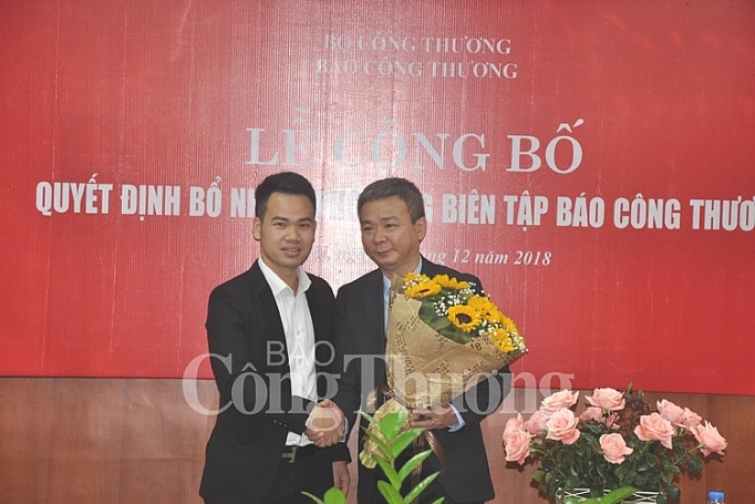 trao quyet dinh bo nhiem pho tong bien tap bao cong thuong