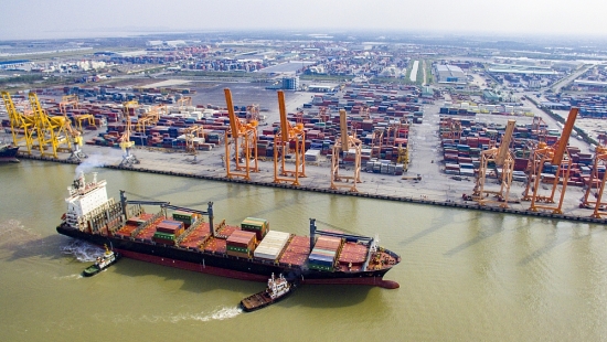 doanh nghiep van tai bien kinh doanh tai viet nam phai co trach nhiem chia se va dong gop cho nen kinh te viet nam