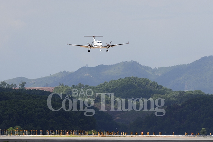 cang hang khong quoc te van don cong trinh mang dam dau an ban dia