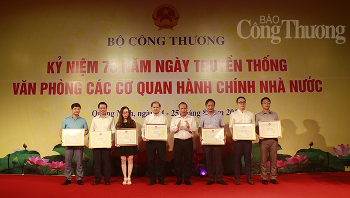 van phong bo cong thuong tang cuong cong tac tham muu ve moi mat cho lanh dao bo