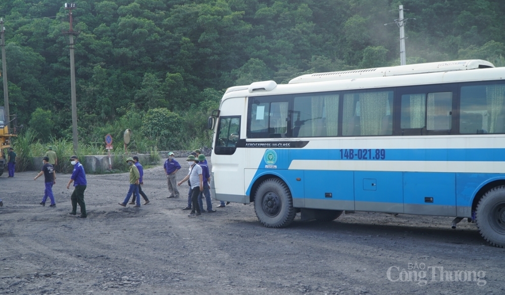 Công ty bố trí trên 500 chuyến, thực hiện 38.000 km vận hành, đư­a đón trên 29.800 lượt CBCN, NLĐ các các đơn vị trong TKV vùng Quảng Ninh đi và về trên các khai trường mỏ