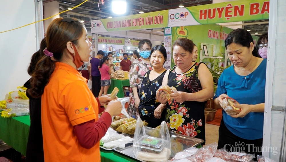 Hội chợ OCOP Quảng Ninh - Hè 2020 thu hút đông người dân và du khách đến tham quan, mua sắm