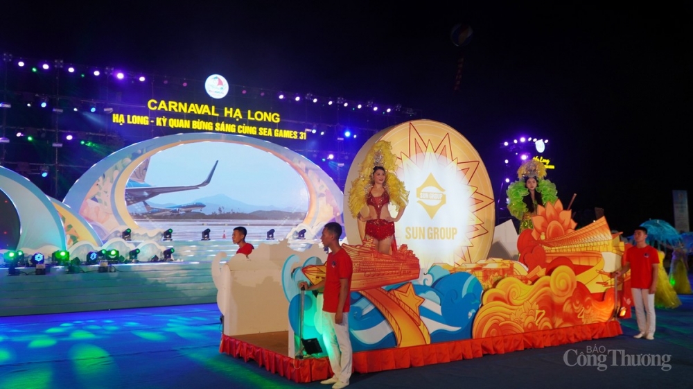 Ấn tượng đêm Carnaval Hạ Long 2022 rực rỡ sắc màu