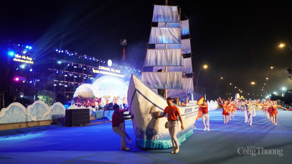 Ấn tượng đêm Carnaval Hạ Long 2022 rực rỡ sắc màu