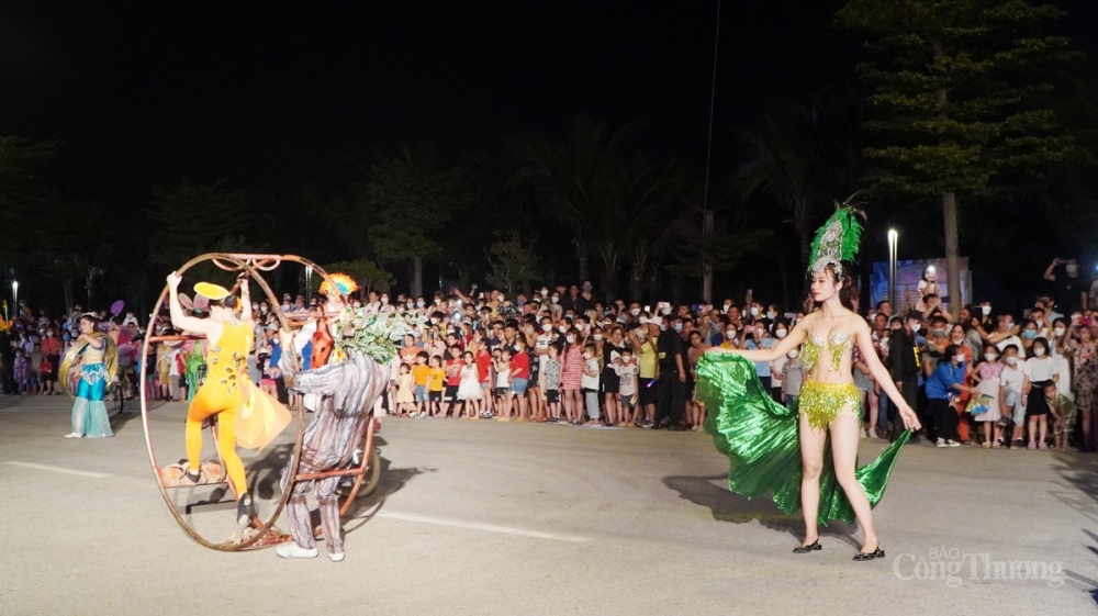 Ấn tượng đêm Carnaval Hạ Long 2022 rực rỡ sắc màu