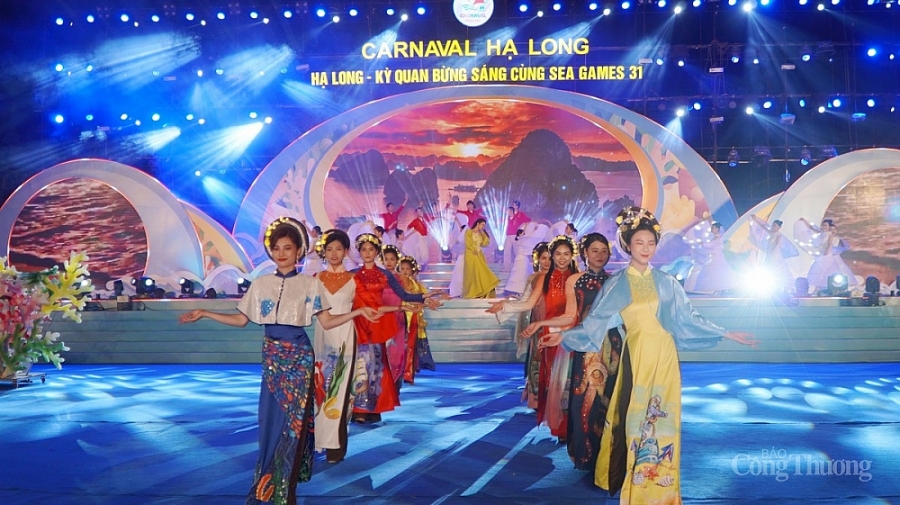 Ấn tượng đêm Carnaval Hạ Long 2022 rực rỡ sắc màu