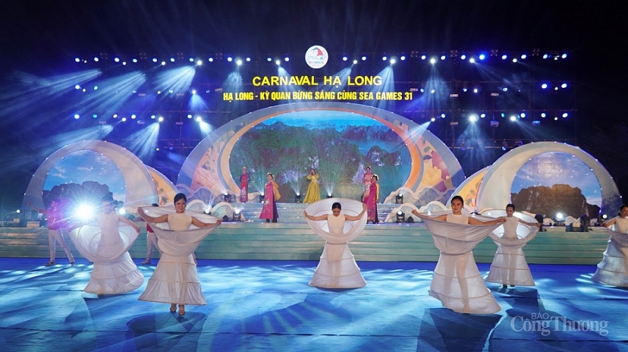Ấn tượng đêm Carnaval Hạ Long 2022 rực rỡ sắc màu