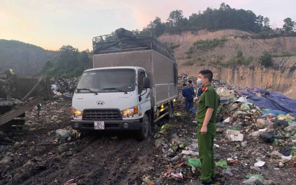 Lực lượng Phòng Cảnh sát phòng chống tội Lực lượng chức năng tỉnh Quảng Ninh tiêu huỷ hơn 28.000 con giống gia cầm nhập lậu