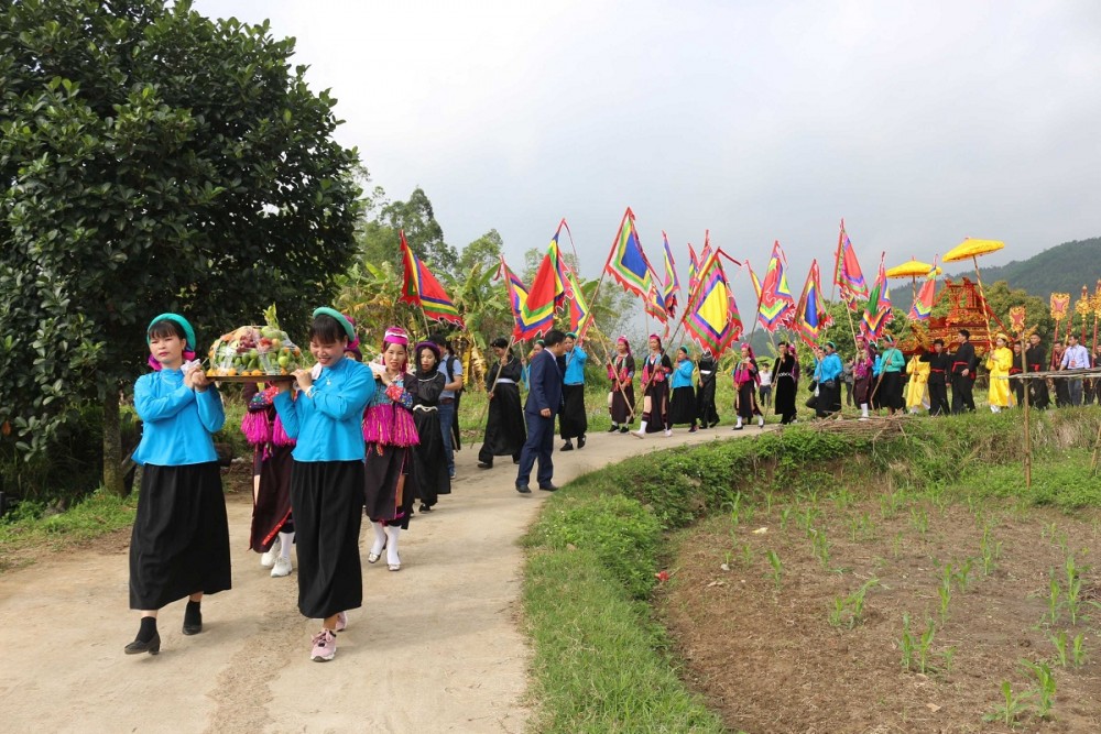 Lễ hội đình Lục Nà được tổ chức tại xã Lục Hồn (huyện Bình Liêu, tỉnh Quảng Ninh) hằng năm