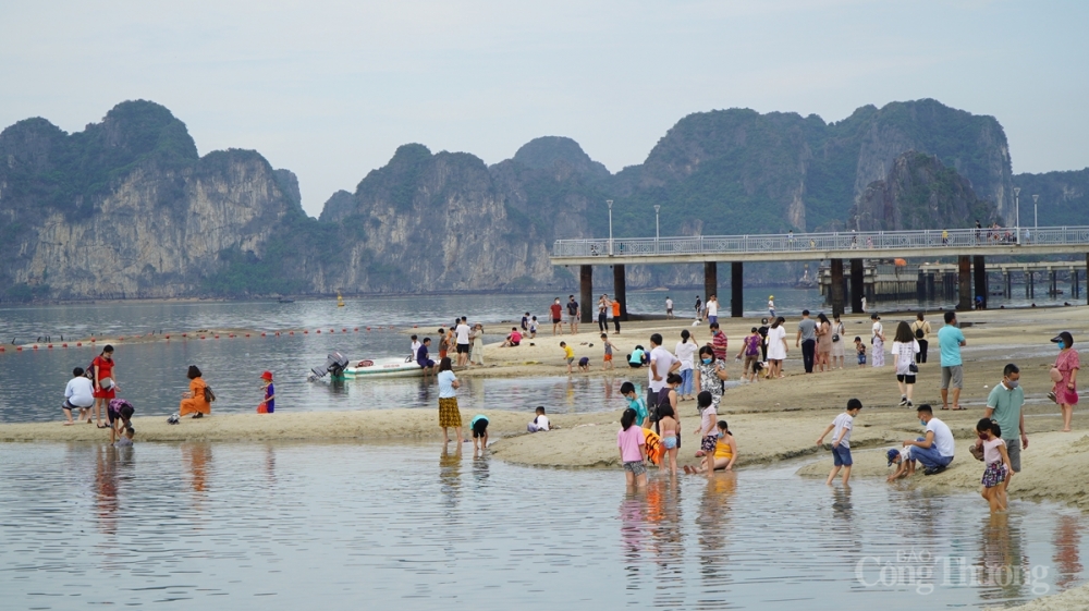 Các bãi tắm công cộng trên địa bàn TP.Hạ Long đã được mở cửa trở lại từ ngày 9/9
