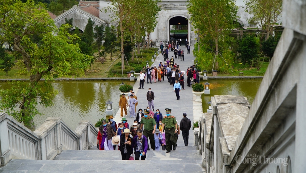 Khu di tích danh thắng Yên Tử sẽ là một trong những địa điểm du lịch được đón khách ngoại tỉnh trong tháng 11