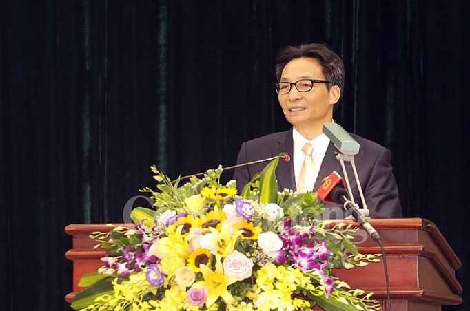 khoa hoc va cong nghe la con duong duy nhat de chung ta vuon len