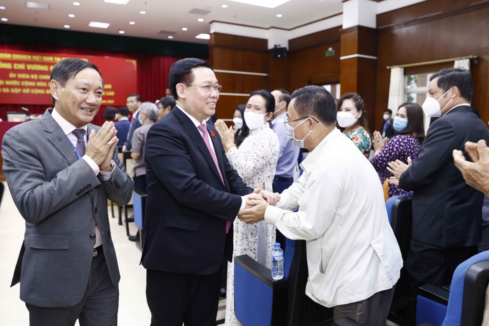 Chủ tịch Quốc hội: Cộng đồng người Việt Nam tại Lào đã “chung lưng đấu cật” với nhân dân Lào vượt qua khó khăn