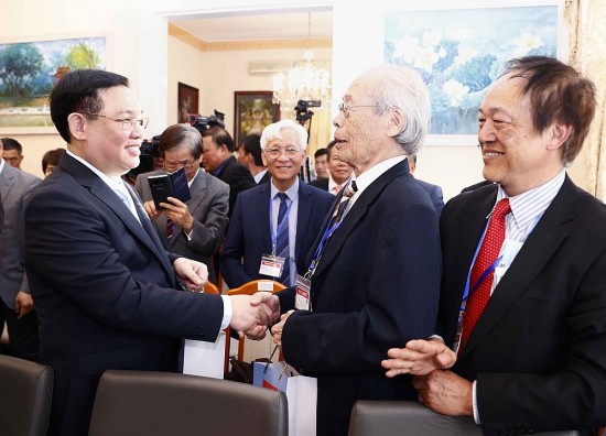 chu tich quoc hoi gap mat cong dong nguoi viet nam tai hungary