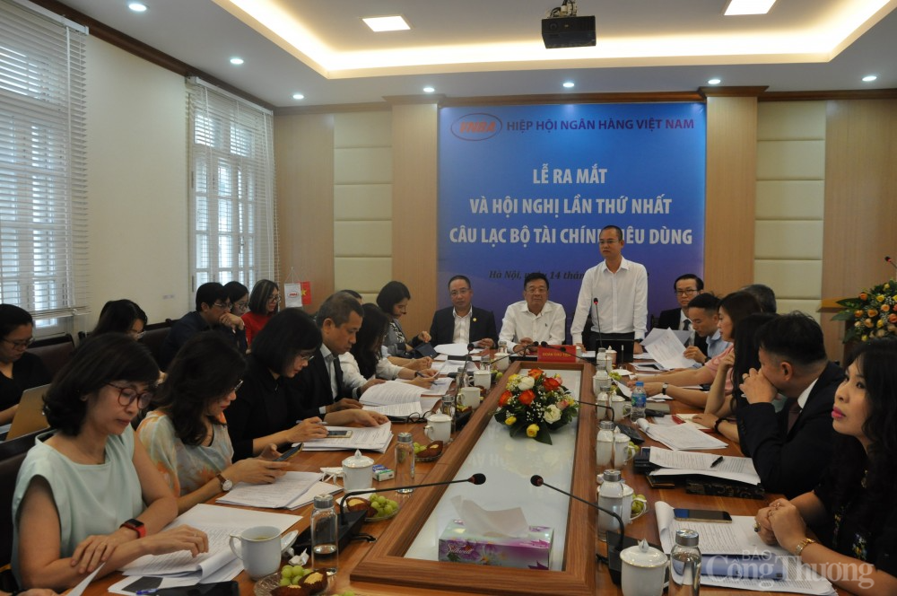 Hội nghị lần thứ nhất Câu lạc bộ tài chính tiêu dùng