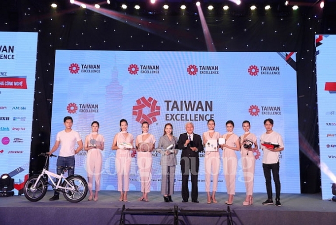 taiwan excellence 2018 mang den hang loat san pham dot pha