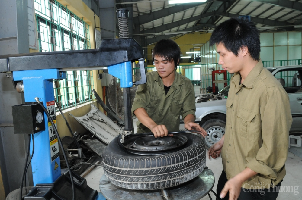 Đào tạo nghề: Giải pháp căn cơ, hiệu quả giúp thoát nghèo bền vững