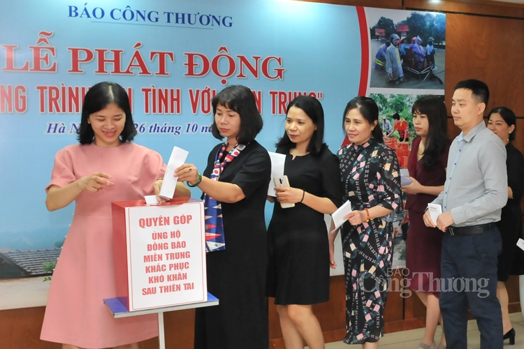 5737-anh-1-phat-dong-chuong-trinh-an-tinh-voi-mien-trung