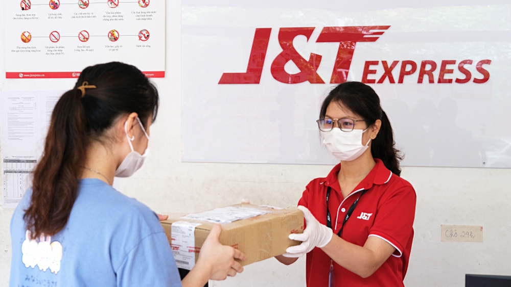 Dịch vụ giao nhận hàng hoá “chạy đua” trong mùa sales cuối năm