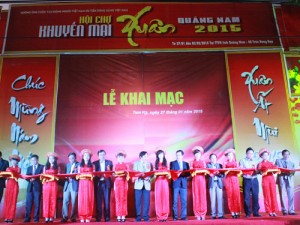 Hơn 300 gian hàng trong hội chợ khuyến mại Xuân Quảng Nam 2015