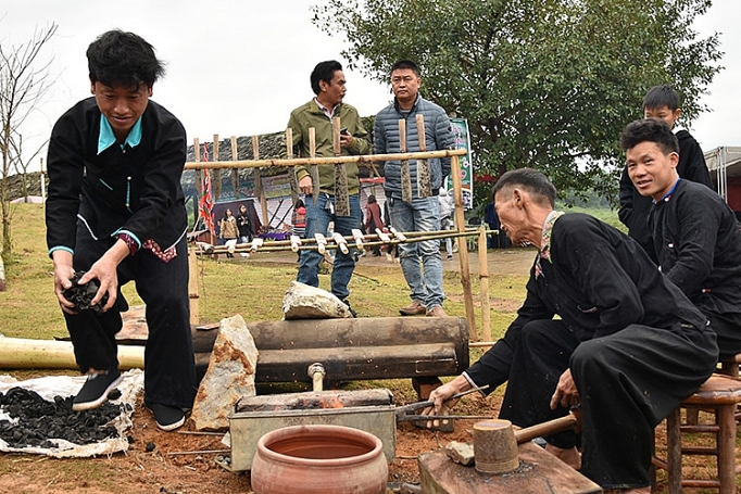 doc dao nghe ren dan toc mong