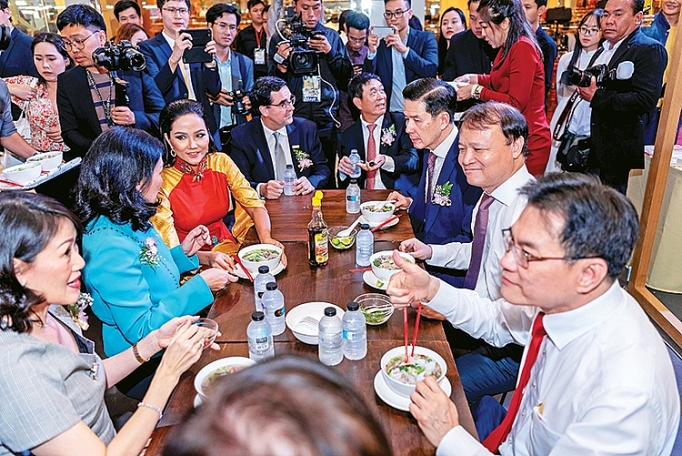 quang ba pho viet tren dat thai