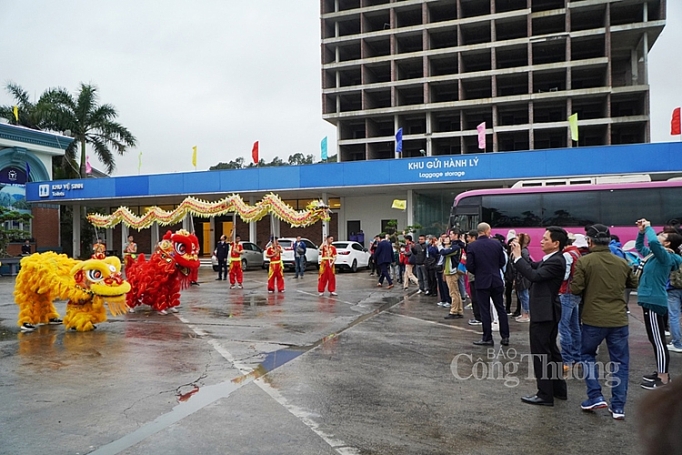 quang ninh don nhung vi khach dau tien nam canh ty