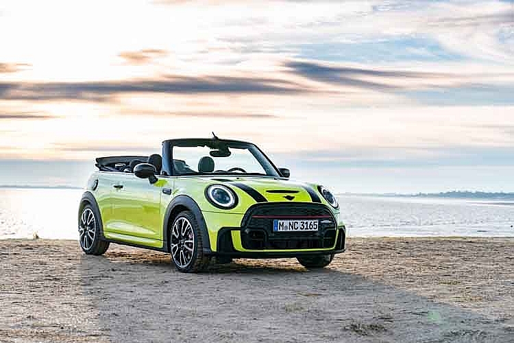 MINI John Cooper Works 3-Cửa và MINI John Cooper Works Convertible mới chính thức ra mắt tại Việt Nam